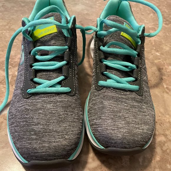 Skechers Lite Weight Grey Women's Shoes - Size 7.5 Never worn - Picture 1 of 7